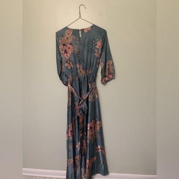 Baltic Born — NWT long silky blue floral dress with sash and 3/4 sleeves - Picture 2 of 3